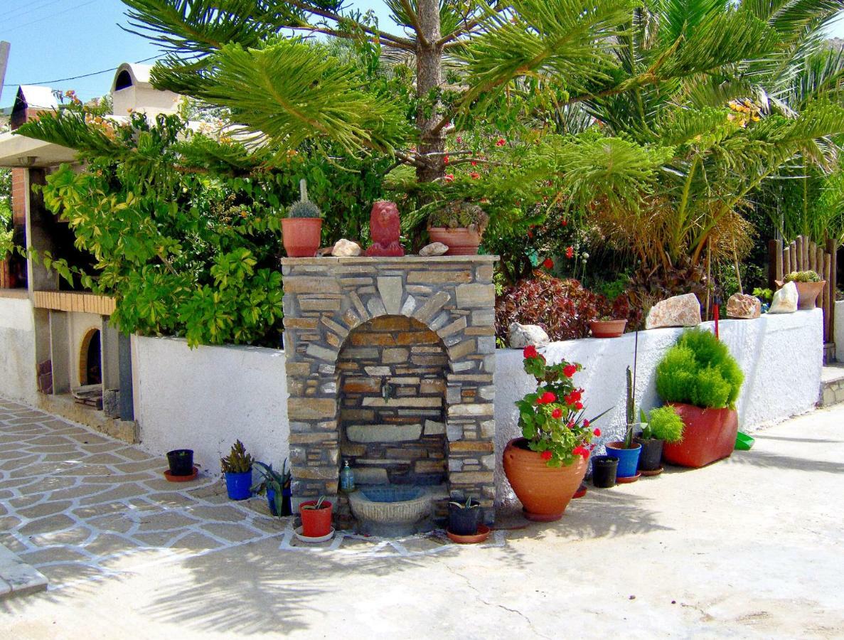 Matina Naxos - Mikri Vigla Casa de hóspedes Exterior foto